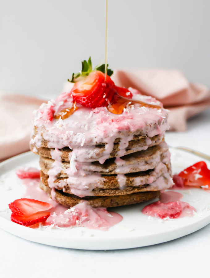 Flaxseed pancakes with strawberries and cream