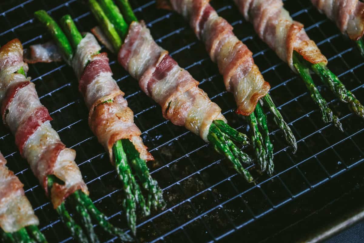 keto bacon wrapped asparagus bundles